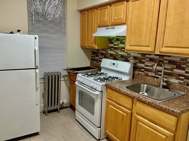 Brooklyn kitchen with white appliances