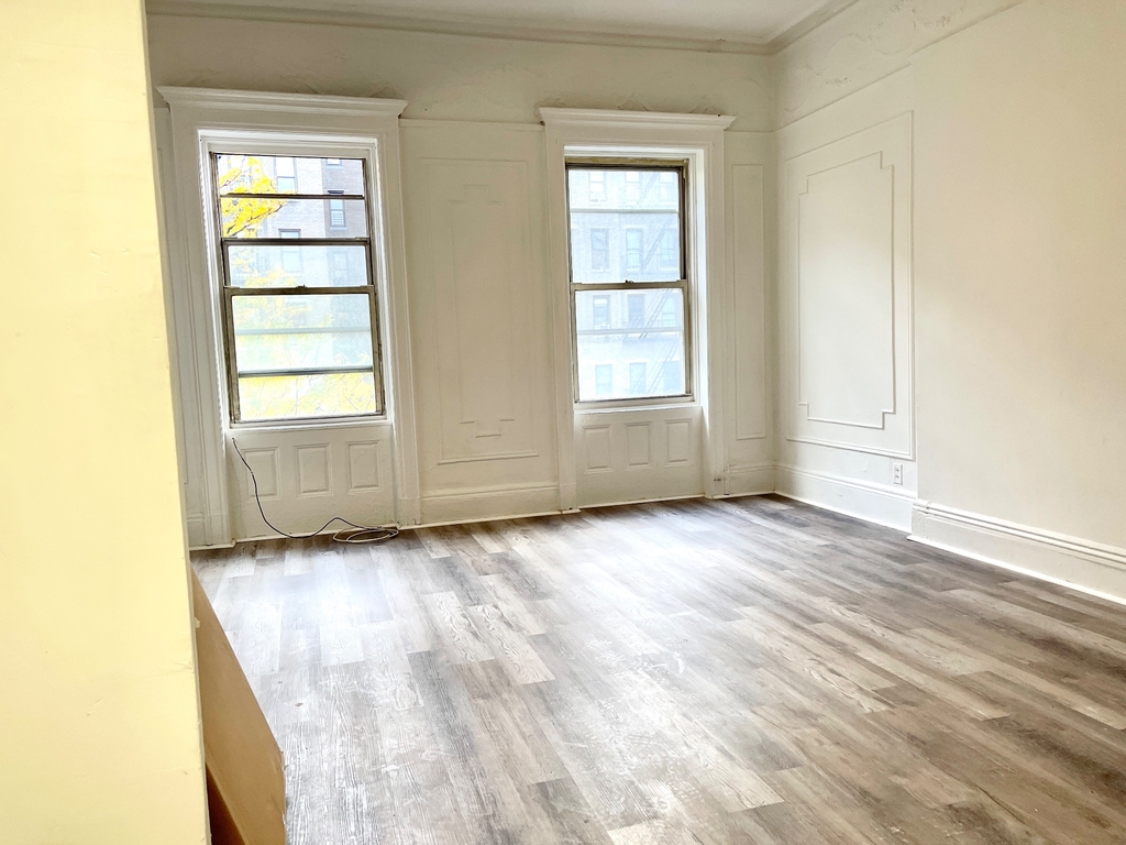 Manhattan studio with natural light
