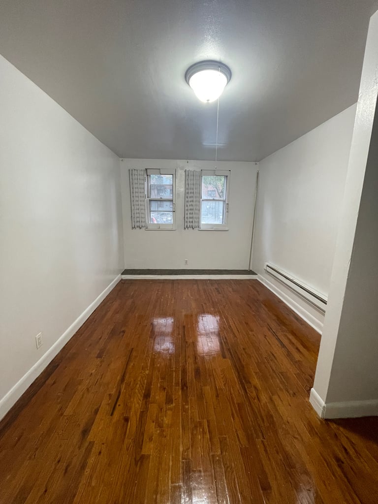 Manhattan bedroom with two windows
