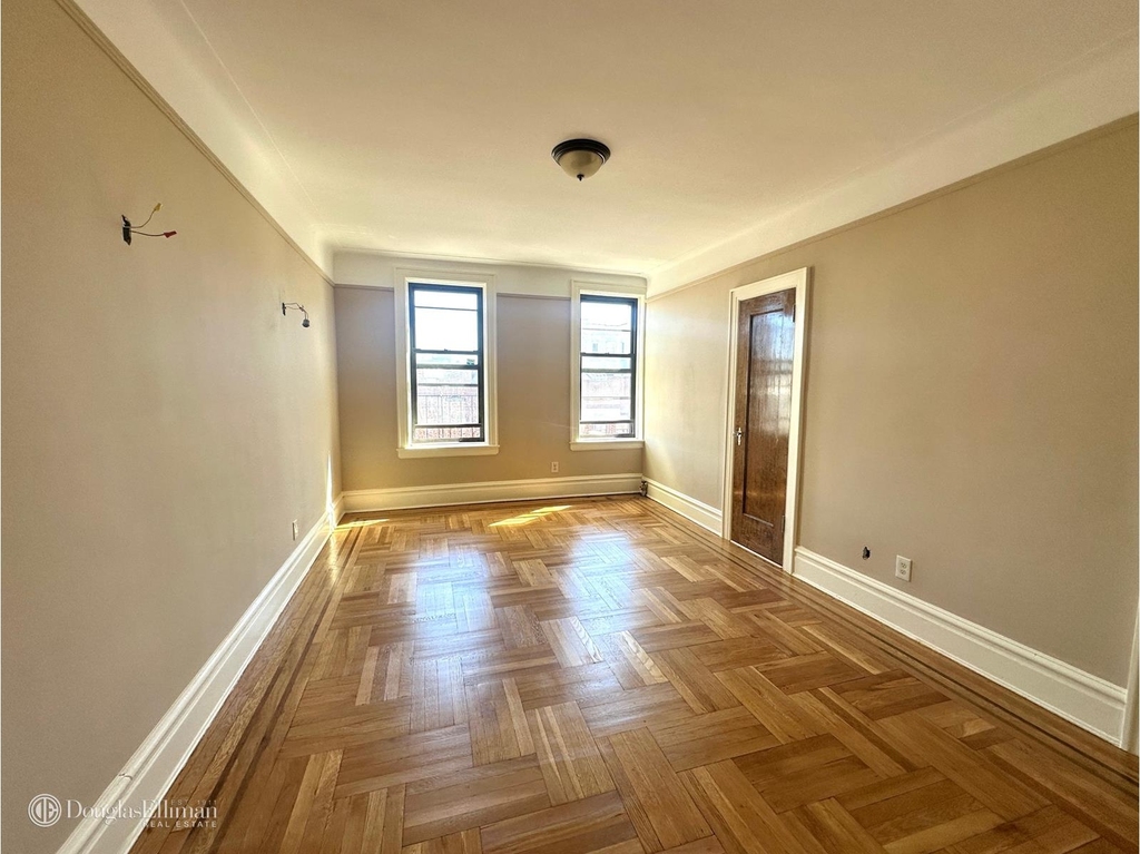 Living room with natural light in April 2025