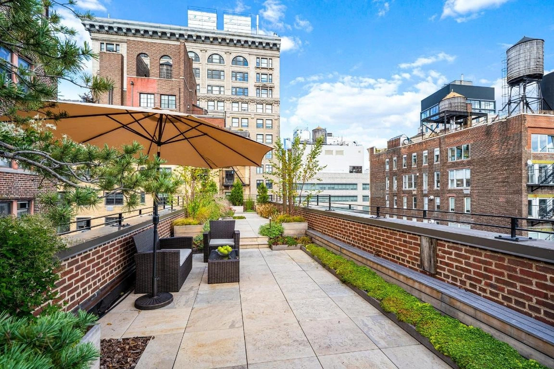 Penthouse apartment with private outdoor terrace