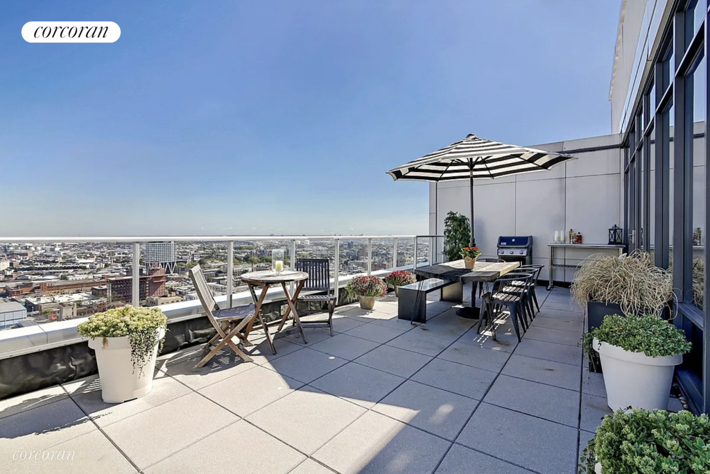Williamsburg terrace with city views
