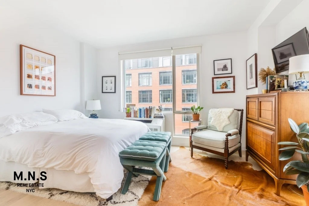 Brooklyn apartment with modern finishes in June 2025