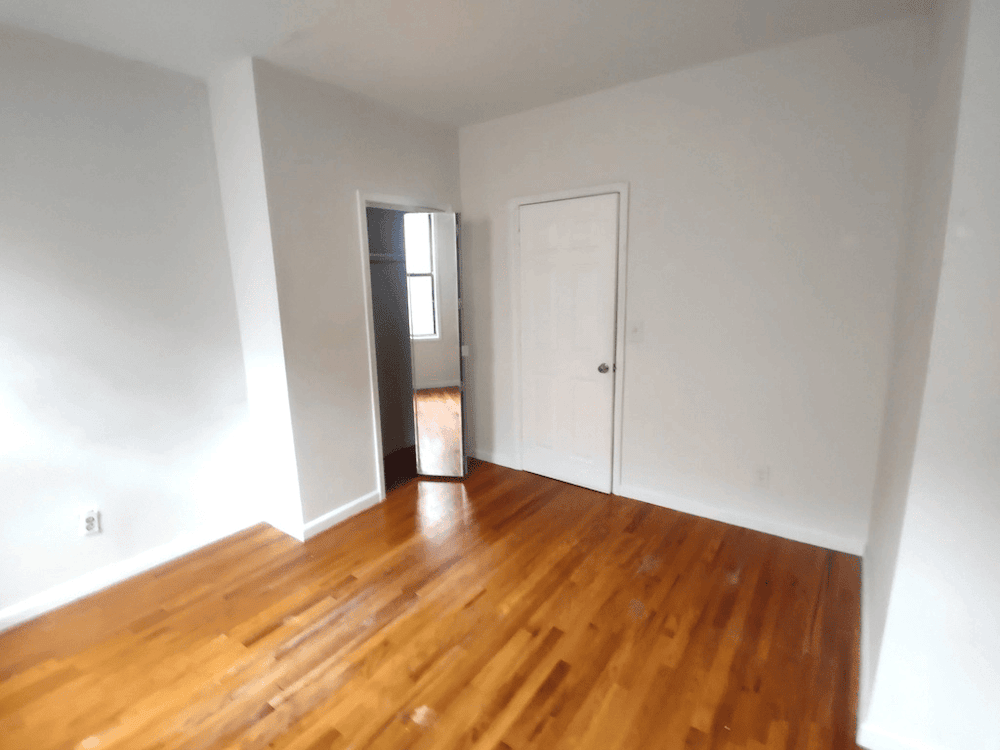 Bright and airy Greenpoint apartment this October 2025