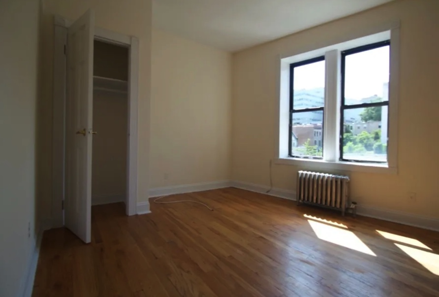 apartment photo empty bedroom with closet space