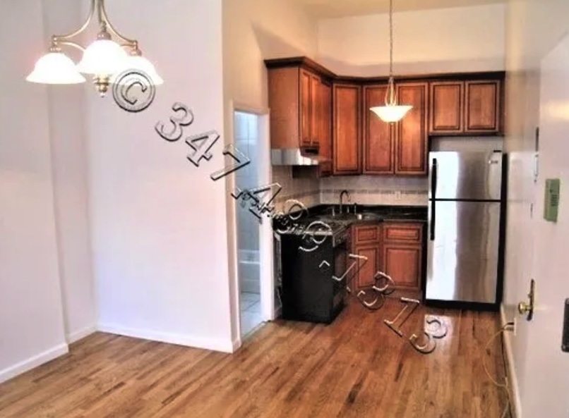 apartment listing photo of kitchen