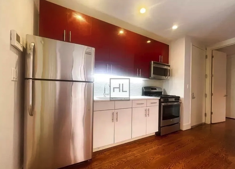 apartment listing photo of kitchen