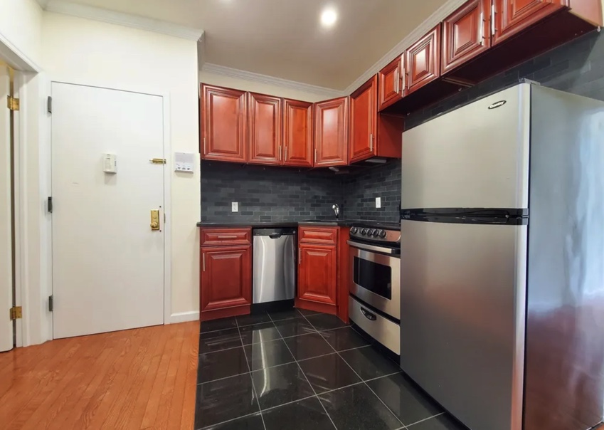 apartment photo of empty kitchen