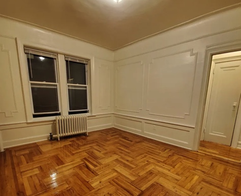 apartment listing photo of empty room