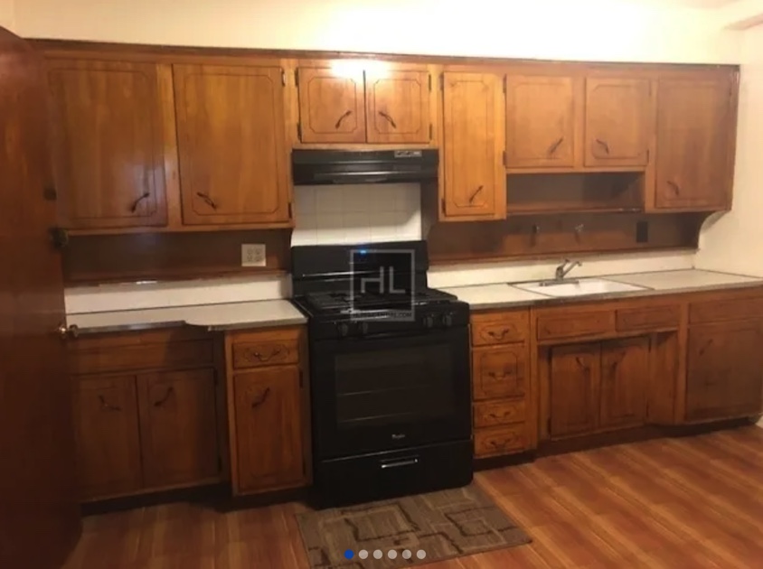 apartment listing photo of kitchen