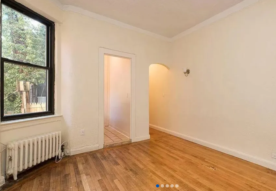 apartment of empty room with window