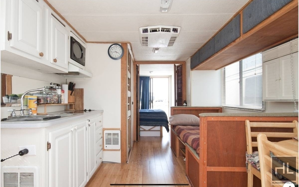 boat living situation 