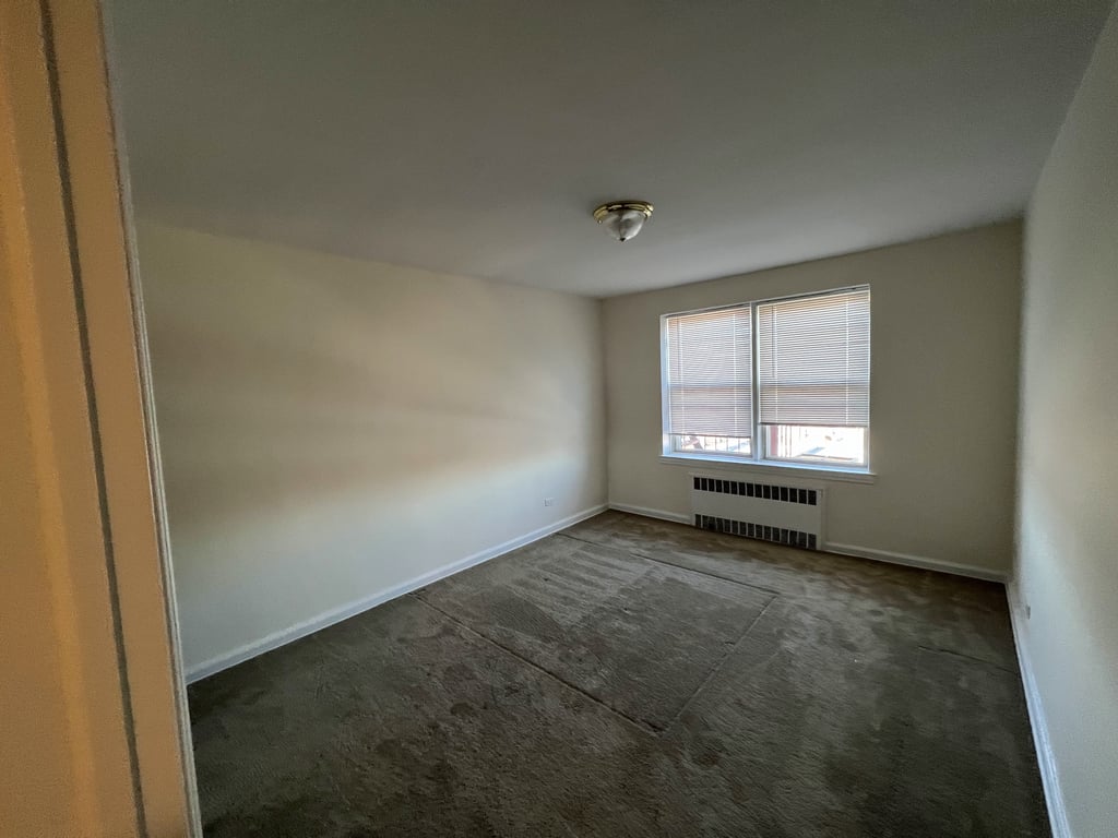 bedroom with carpet