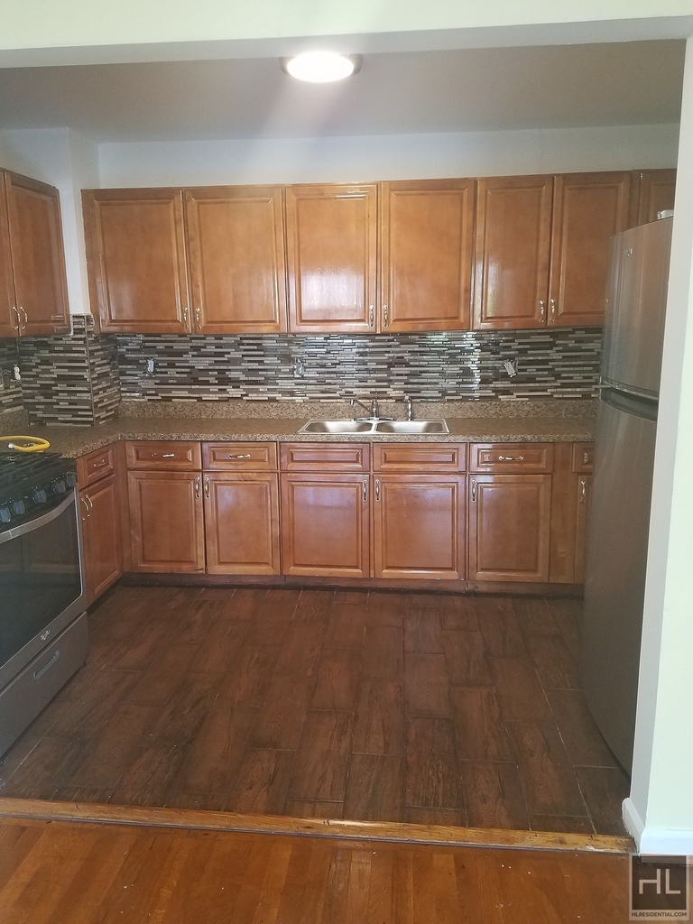 Kitchen with plenty of cabinet and counter space