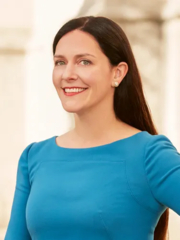 Sara Pick - Agent Photo