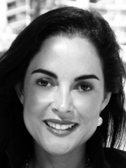 Danielle Martins - Agent Photo