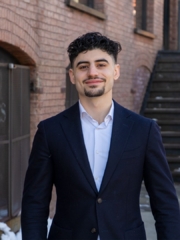 Jullian Avgi - Agent Photo