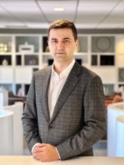 Bogdan Bezkorovainyi - Agent Photo