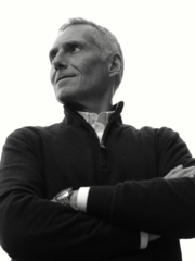 VLAD SAPOZHNIKOV - Agent Photo