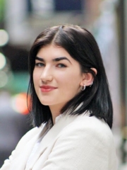 Ingrid Hrobuchak - Agent Photo