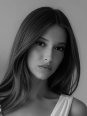 Elena Nikolova - Agent Photo