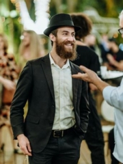 Noam Shahar - Agent Photo
